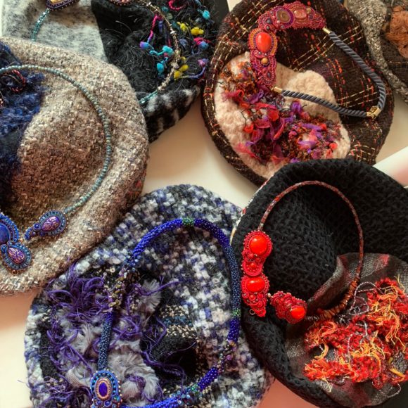 久々に帽子のポップアップ